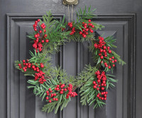 Red Winter Berry Christmas Wreath - 46cm