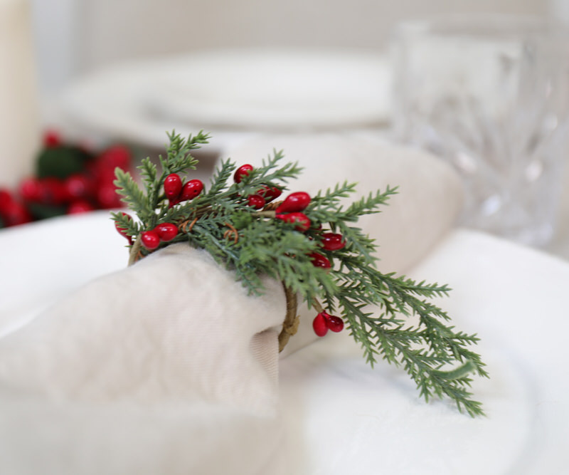 Set 4 Holly Berry Napkin Rings