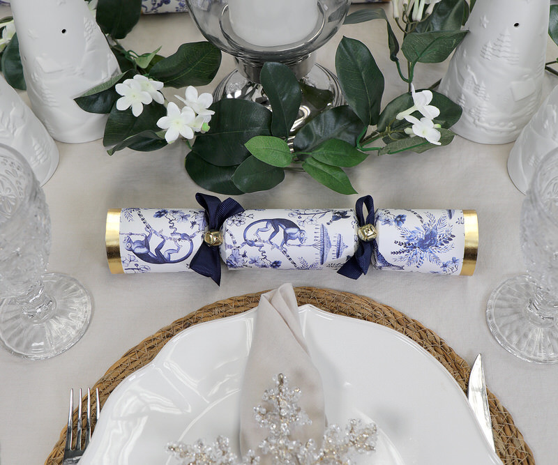 Set 6 Luxury Blue & White Christmas Crackers