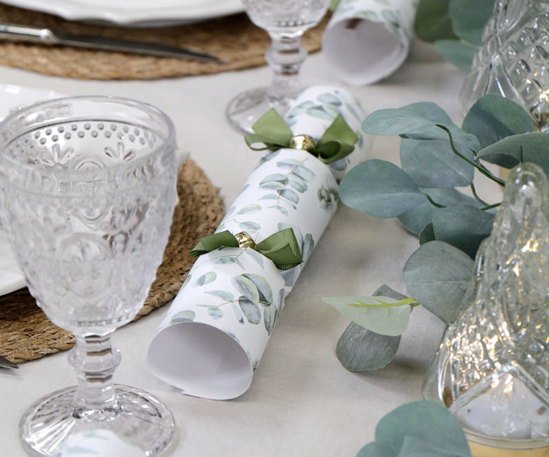 Set 6 Luxury Eucalyptus Christmas Crackers