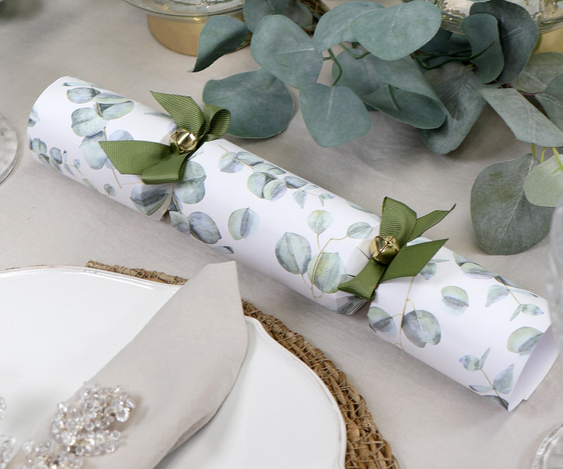 Set 6 Luxury Eucalyptus Christmas Crackers