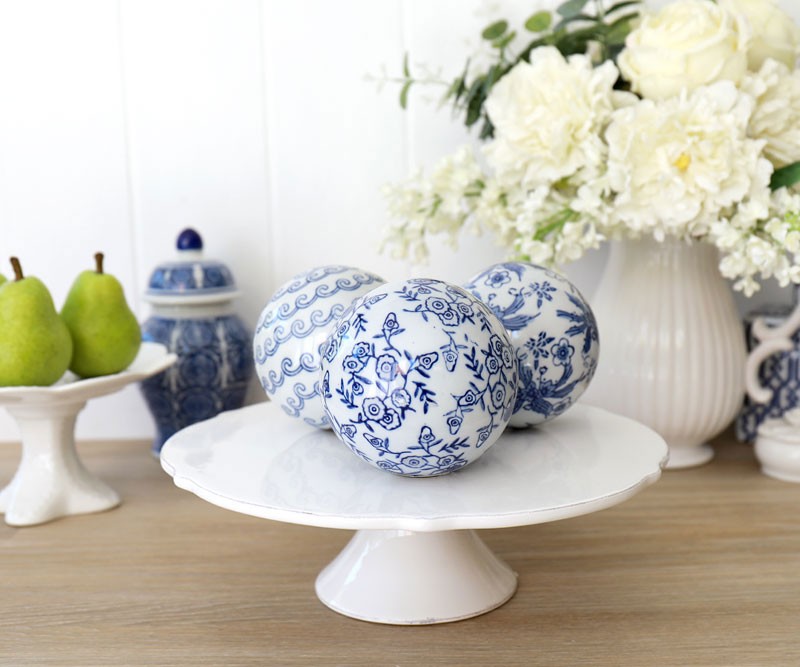 Blossom Set 3 Blue & White Ceramic Balls