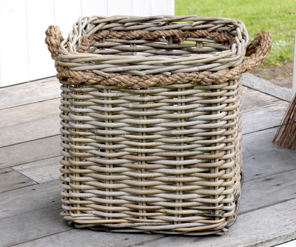 Medium Flintwood Square Rattan Basket