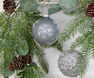 Pearl Grey Snowflake Glass Bauble