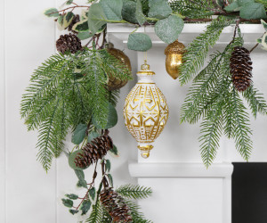 Peregrine Gold Spindle Christmas Tree Bauble