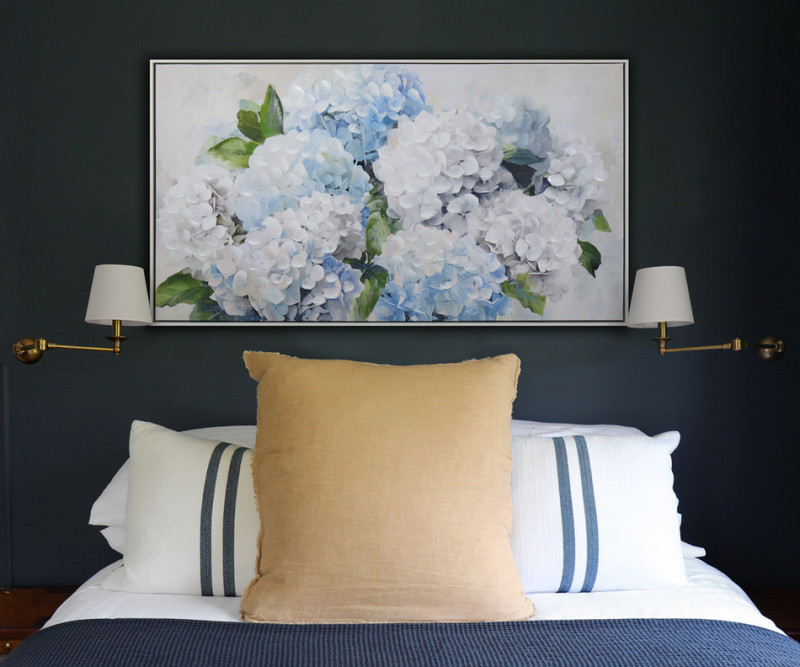 Isabella Blue Hydrangeas Canvas Painting