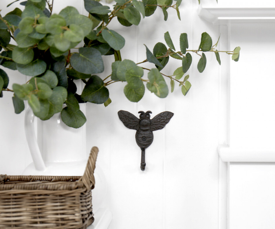 Bumble Bee Cast Iron Wall Hook