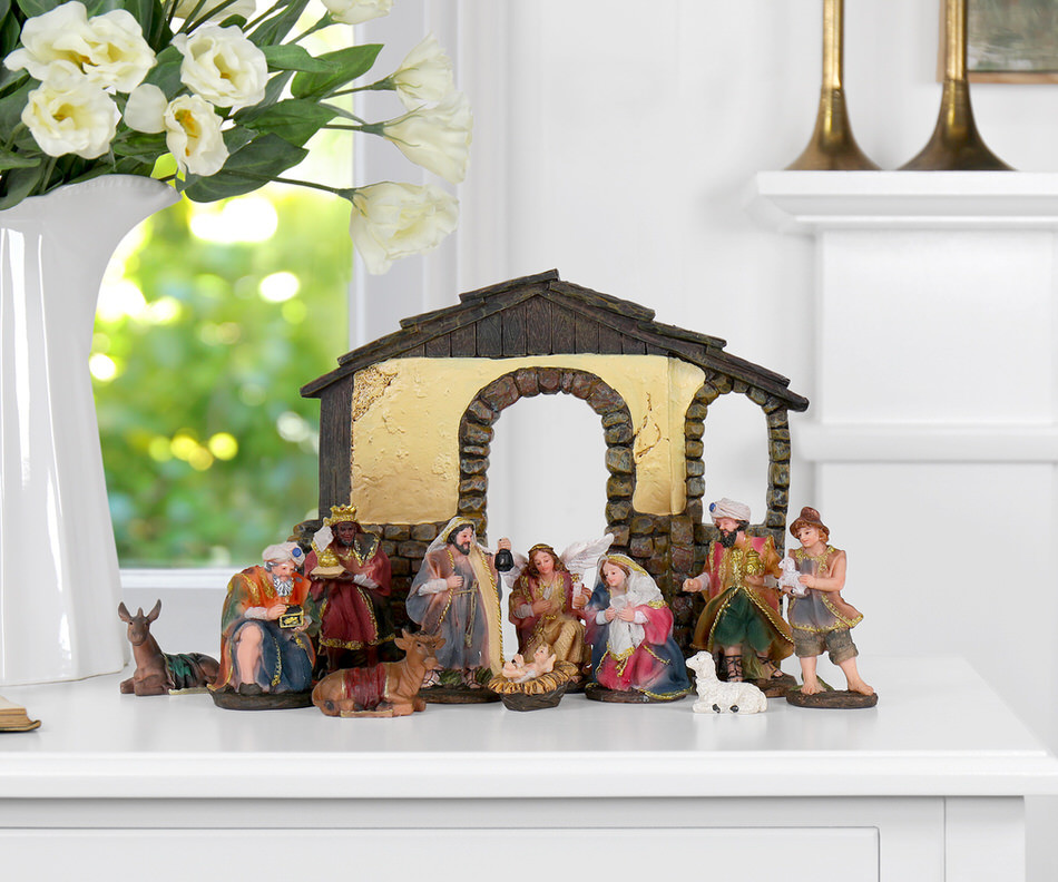 Bethlehem Traditional Nativity Set with Stable