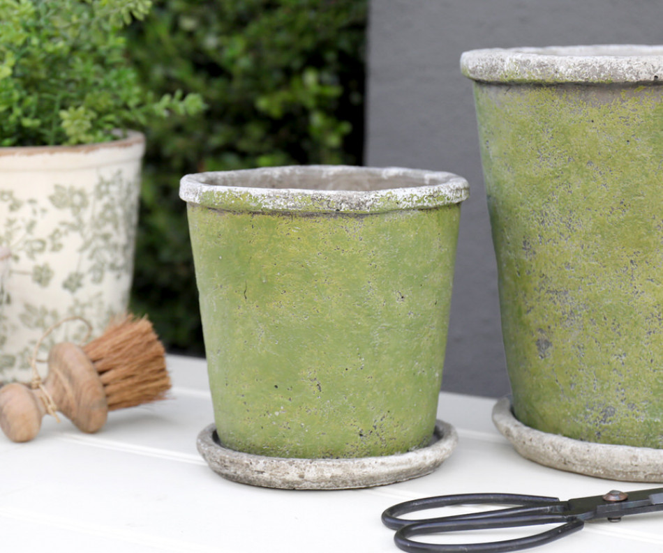 Small Harrington Green Taper Plant Pot