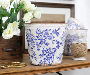 Large Arden Blue Floral Planter