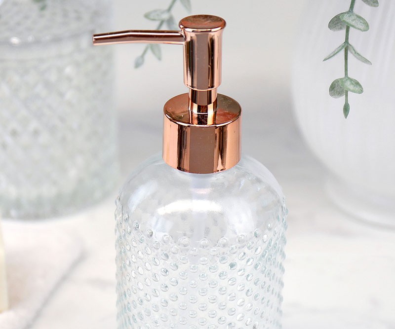 Beautiful bathroom accessories available online