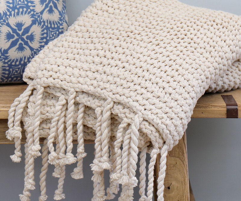 Leon Cream Chunky Knit Throw with Tassels