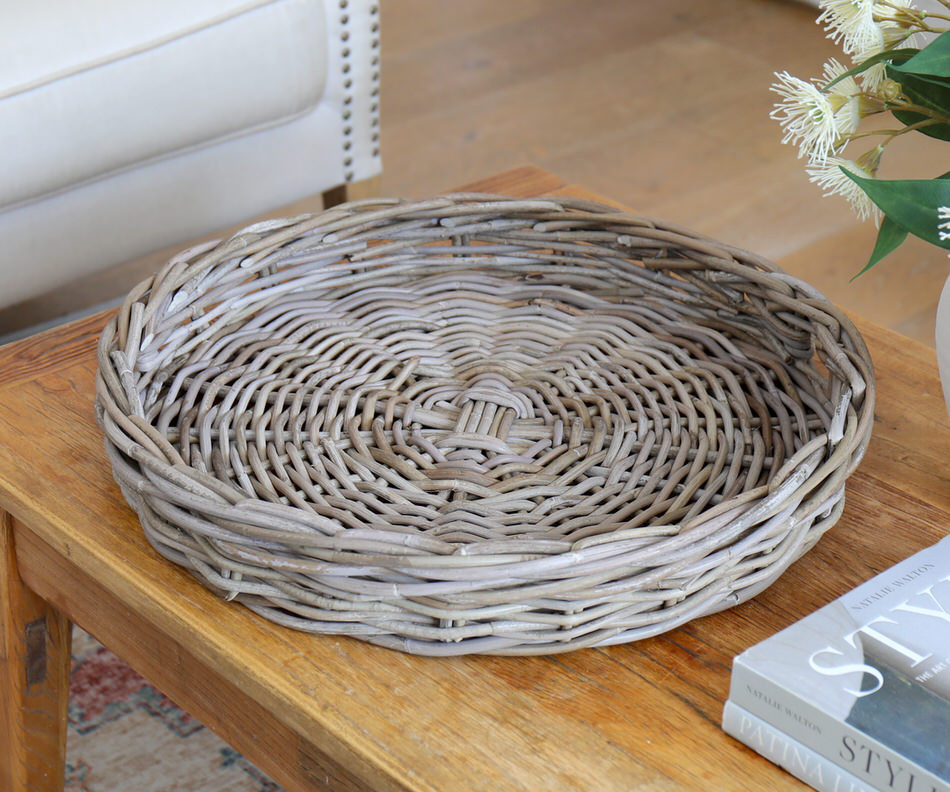 Medium Amalfi Round Rattan Tray