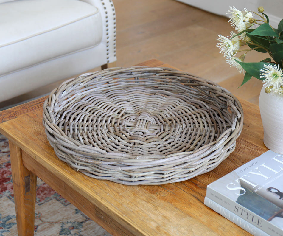 Medium Amalfi Round Rattan Tray