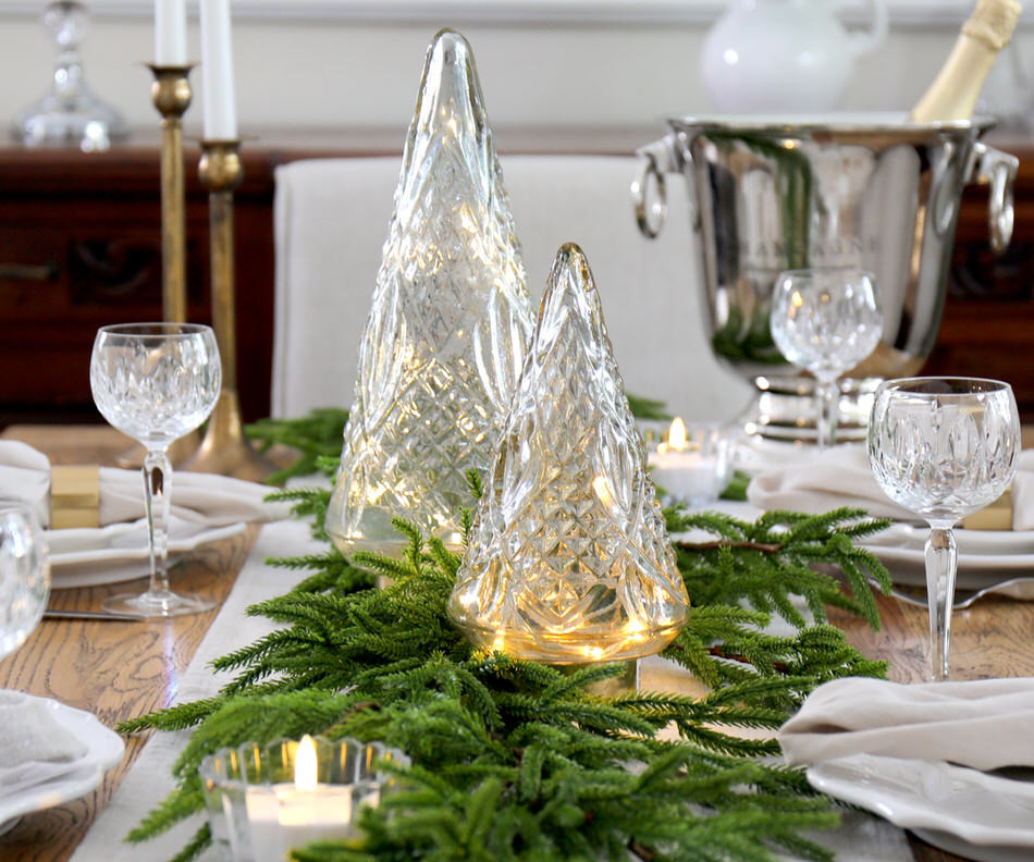 Medium Estella Glass Christmas Tree Light