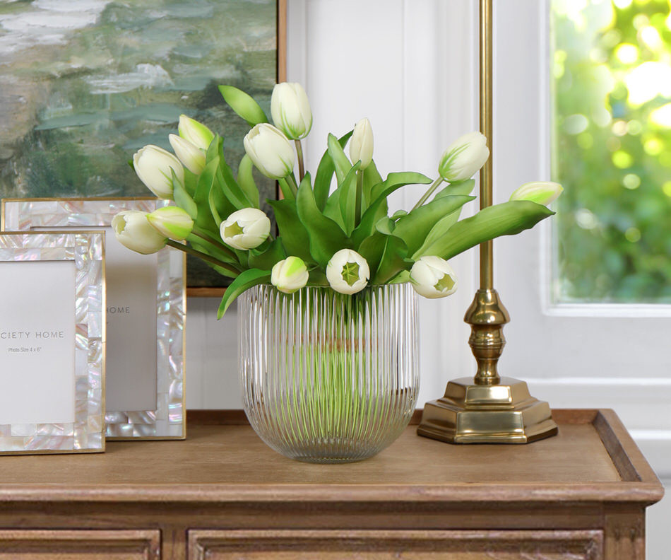 Short Cleveland Ribbed Glass Vase - Clear